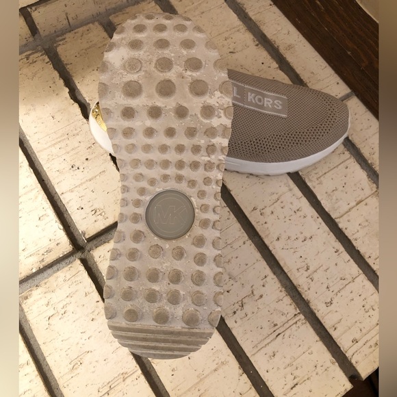 🤑PRICE DROP🤑  Michael Michael Kors Bodie Slip On Sneakers - Picture 10 of 11
